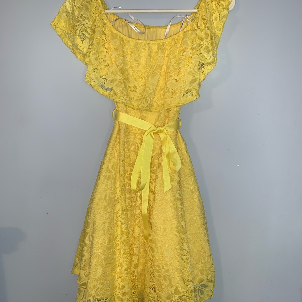 Women’s Yellow Lace Dress Size Small